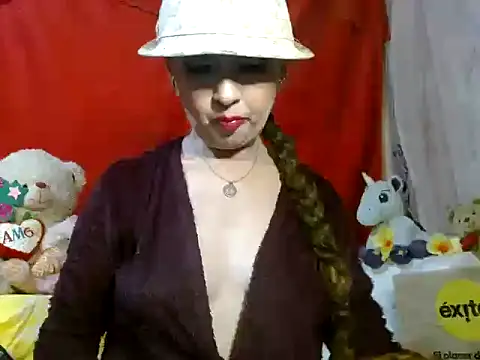 hottieperla online show from March 7, 8:06 pm