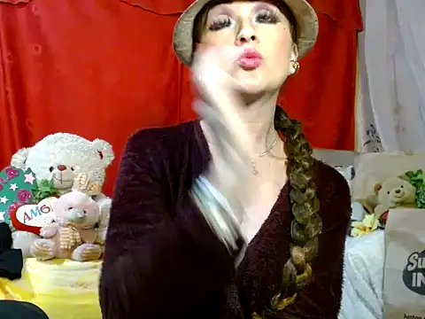Snapshot of hottieperla chatting on May 14, 6:15 pm hottieperla online show from May 14, 6:15 pm
