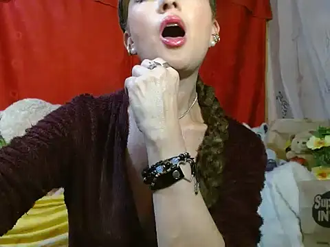 hottieperla online show from August 9, 6:13 pm