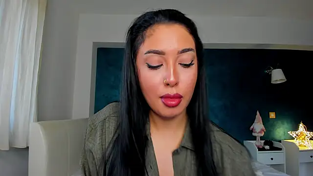 Snapshot of Awesome_Jolie chatting on March 12, 6:40 am Awesome Jolie online show from March 12, 6:40 am