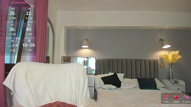 Snapshot of Awesome_Jolie chatting on October 31, 8:04 am Awesome Jolie online show from October 31, 8:04 am