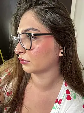 Snapshot of adara_lennox chatting on June 22, 8:39 pm adara lennox online show from June 22, 8:39 pm