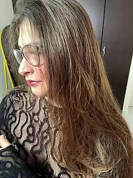 Snapshot of adara_lennox chatting on July 31, 6:51 pm adara lennox online show from July 31, 6:51 pm