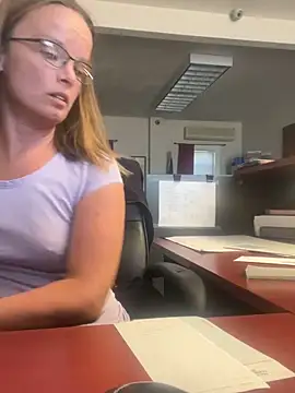 Snapshot of yanks28@xh chatting on June 3, 6:35 pm yanks28xh online show from June 3, 6:35 pm
