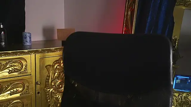 dantecoppolaa  online show from January 21, 12:39 pm