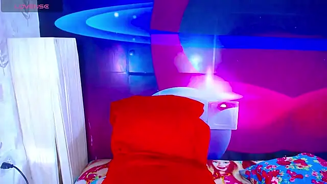 Snapshot of Cristalxxts chatting on November 19, 7:14 pm Cristalxxts online show from November 19, 7:14 pm