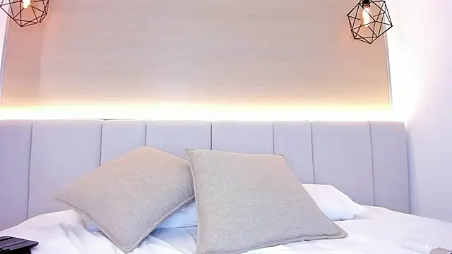 Snapshot of aprilalen chatting on November 20, 7:30 am aprilalen online show from November 20, 7:30 am