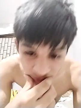 Snapshot of cachondo777t chatting on December 15, 8:51 am cachondo777t online show from December 15, 8:51 am