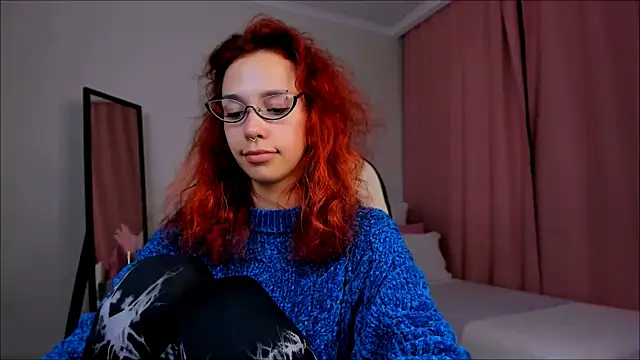 Snapshot of LeylaNoiry chatting on December 17, 8:54 pm LeylaNoiry online show from December 17, 8:54 pm