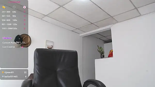 Aaronblack1  online show from September 12, 1:11 pm