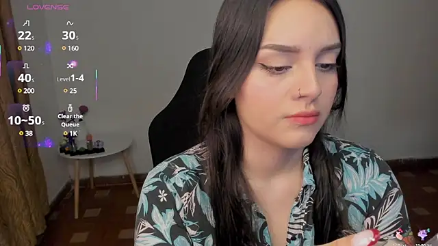 Snapshot of anaveleeez chatting on February 6, 3:27 am anaveleeez online show from February 6, 3:27 am