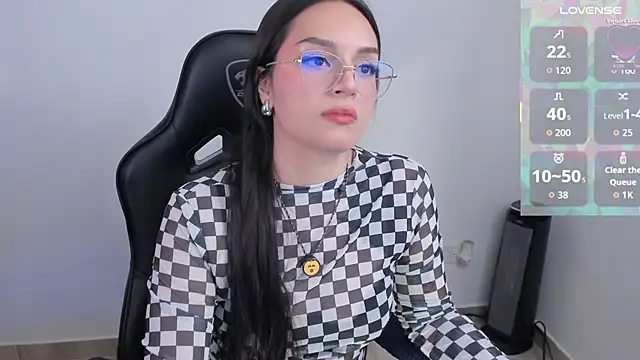 anaveleeez online show from May 19, 1:56 am