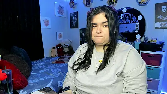 Snapshot of Luise_Meyrink chatting on December 5, 3:48 am Luise Meyrink online show from December 5, 3:48 am