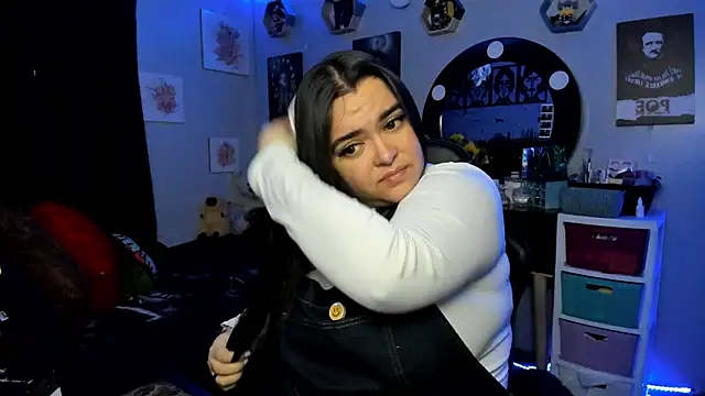 Snapshot of Luise_Meyrink chatting on December 18, 2:39 am Luise Meyrink online show from December 18, 2:39 am