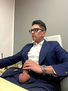 Snapshot of masterboss_ chatting on November 8, 1:11 pm masterboss online show from November 8, 1:11 pm