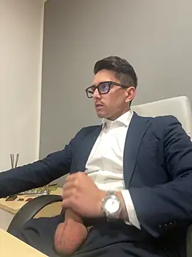 Snapshot of masterboss_ chatting on December 1, 12:54 pm masterboss online show from December 1, 12:54 pm