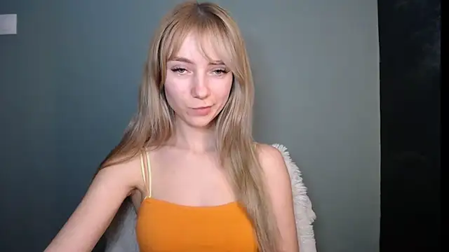 LuciaYoung online show from February 7, 7:17 pm