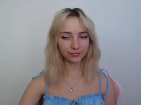 LuciaYoung online show from July 25, 6:44 am