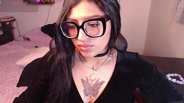 Snapshot of MissDennise chatting on March 7, 8:11 pm MissDennise online show from March 7, 8:11 pm