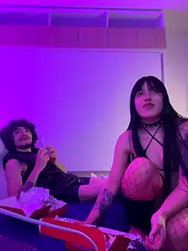 Snapshot of aangie__uwu chatting on December 2, 3:04 am aangie uwu online show from December 2, 3:04 am