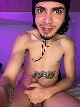 Snapshot of aangie__uwu chatting on February 18, 4:15 am aangie uwu online show from February 18, 4:15 am