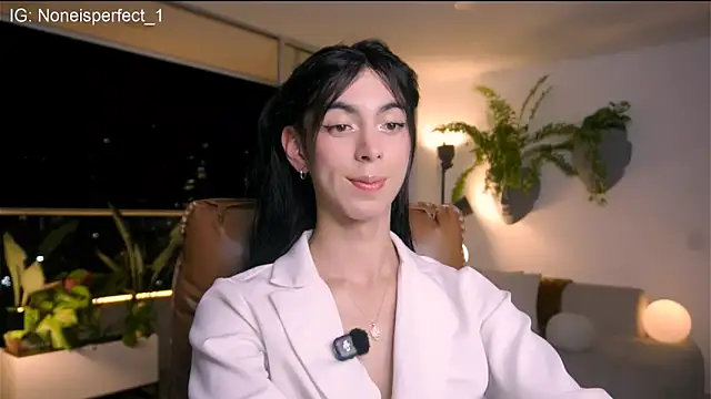 Ms Sammy online show from April 29, 1:32 am