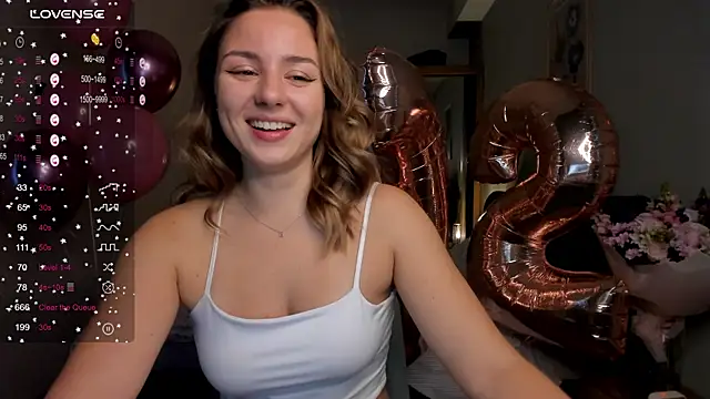 Snapshot of ThreeshaWhite chatting on November 7, 7:08 am ThreeshaWhite online show from November 7, 7:08 am