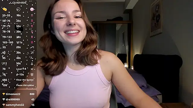 Snapshot of ThreeshaWhite chatting on December 2, 6:41 am ThreeshaWhite online show from December 2, 6:41 am