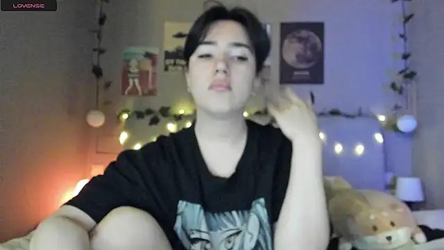 Snapshot of Anisawithlove chatting on December 5, 5:17 pm Anisawithlove online show from December 5, 5:17 pm