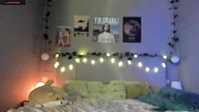 Snapshot of Anisawithlove chatting on December 12, 8:10 pm Anisawithlove online show from December 12, 8:10 pm