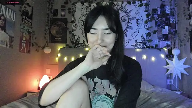 Snapshot of Anisawithlove chatting on February 12, 2:14 am Anisawithlove online show from February 12, 2:14 am