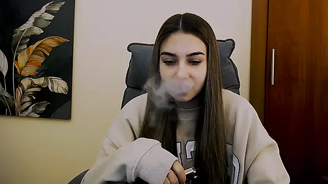 Snapshot of Lili_magic chatting on February 23, 12:37 pm Lili magic online show from February 23, 12:37 pm