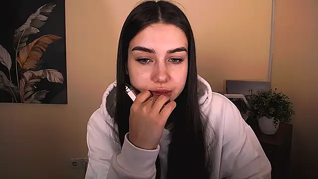 Snapshot of Lili_magic chatting on October 8, 7:17 am Lili magic online show from October 8, 7:17 am