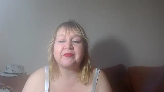 Snapshot of Blasflittchen chatting on January 24, 3:02 pm Blasflittchen online show from January 24, 3:02 pm