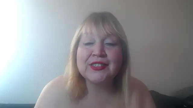 Snapshot of Blasflittchen chatting on March 4, 3:59 pm Blasflittchen online show from March 4, 3:59 pm