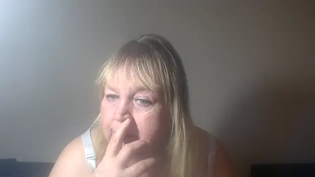 Snapshot of Blasflittchen chatting on March 11, 6:52 pm Blasflittchen online show from March 11, 6:52 pm