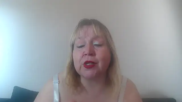 Snapshot of Blasflittchen chatting on March 12, 2:12 pm Blasflittchen online show from March 12, 2:12 pm