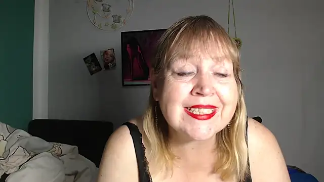 Snapshot of Blasflittchen chatting on October 5, 9:24 pm Blasflittchen online show from October 5, 9:24 pm