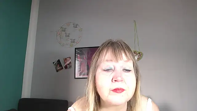 Snapshot of Blasflittchen chatting on November 22, 12:37 pm Blasflittchen online show from November 22, 12:37 pm