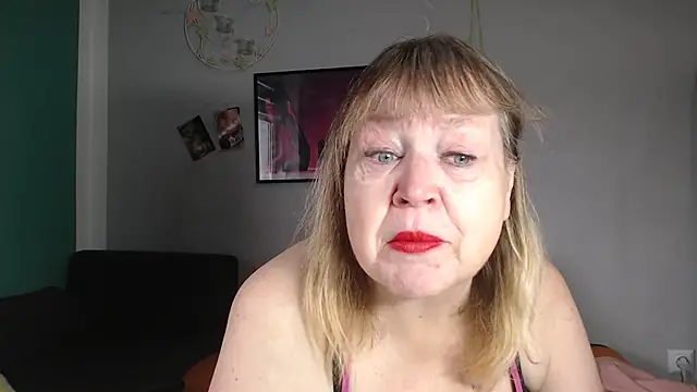 Snapshot of Blasflittchen chatting on November 29, 10:40 am Blasflittchen online show from November 29, 10:40 am