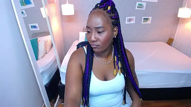 Snapshot of kiara_evanss chatting on January 5, 6:56 pm kiara evanss online show from January 5, 6:56 pm