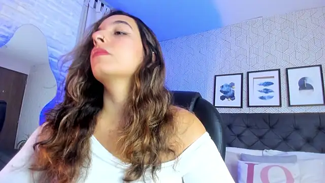 emma  smith1 online show from February 7, 12:28 pm