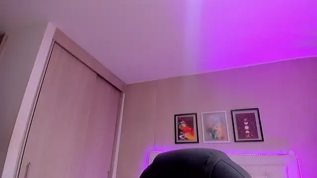 emma  smith1 online show from February 21, 12:39 pm