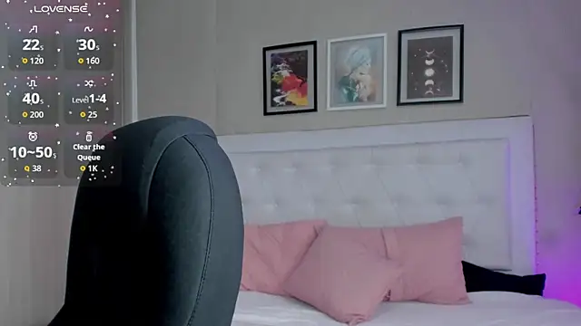 emma  smith1 online show from March 12, 12:44 pm