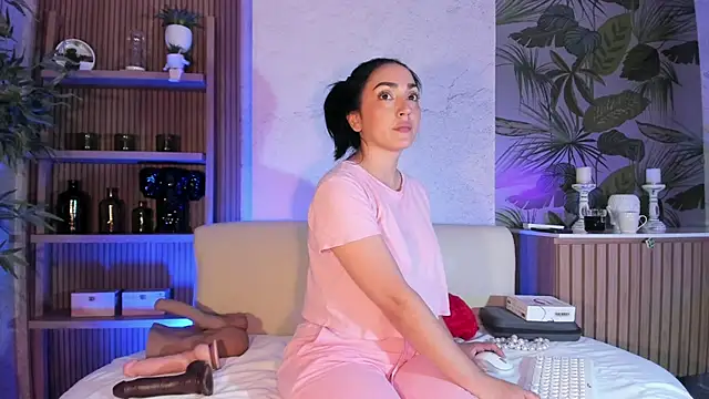 Snapshot of LIAH_IZUMI chatting on January 7, 1:13 pm LIAH IZUMI online show from January 7, 1:13 pm