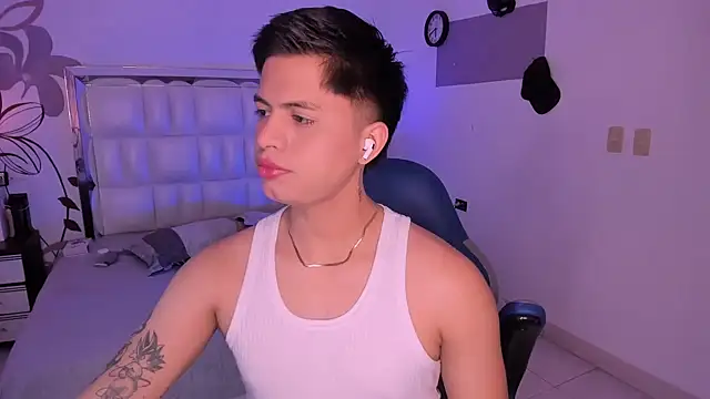 Niicky1  online show from December 8, 8:36 pm