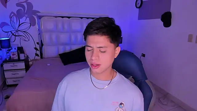 Niicky1  online show from December 30, 8:47 pm