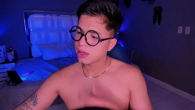 Niicky1  online show from September 18, 4:14 am