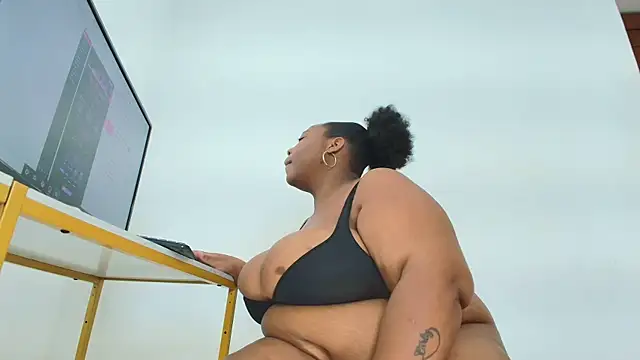 Breisy bigboobs online show from November 24, 7:24 pm