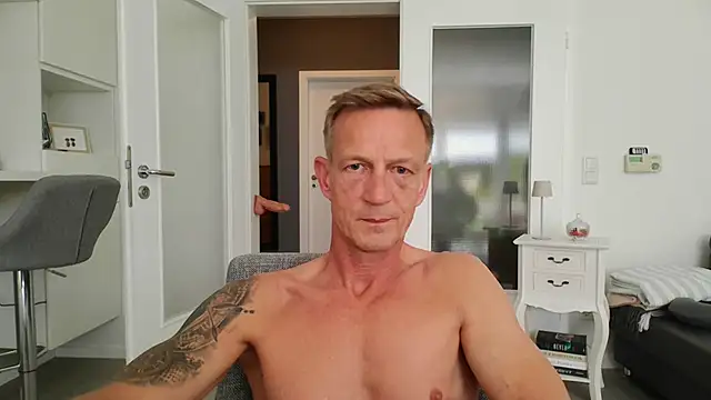 Snapshot of dirks71 chatting on May 29, 11:52 am dirks71 online show from May 29, 11:52 am